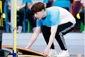 这些明星都曾是运动员：倪妮二级游泳运动员，王嘉尔12岁就拿金牌图片