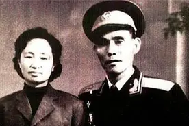 受尽姑父一家苛待，他32年后成"开国中将"回乡，姑父：这我亲侄儿图片