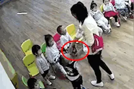 携程亲子园“涂抹芥末”虐童案宣判：8名被告最高刑期一年六个月视频封面