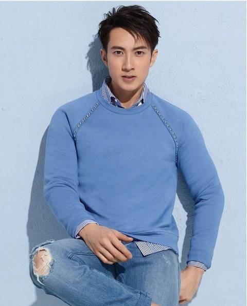 要是说颜值的话,吴尊和林丽莹,绝对是俊男美女,儿女也是高颜值