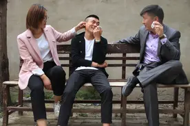 河南方言：小伙第一次去女朋友家，跟未来岳父的对话，太搞笑了视频封面