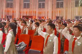 请党放心 强国有我——庆祝中国少年先锋队建队日72周年图片