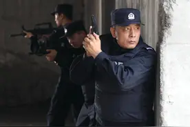 越是艰险越向前！打击犯罪一线上的“拼命三郎”付绍刚图片