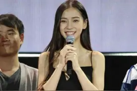 杨颖仅用3根绳撑起小吊带！原本话筒挡住，放下那一刻令男粉沸腾图片