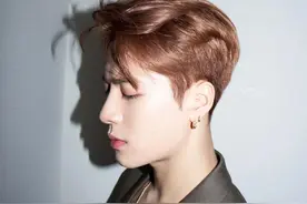 王嘉尔 嘎嘎！有才华有实力，帅气图片