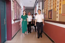 省教育考试院院长徐峰深入我区成人高考报名确认点开展视察工作图片