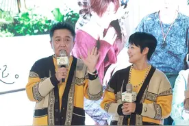 于谦的老婆颜值果然高，看着温柔又大方，真是美到骨子里了图片