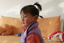 夜里，6岁女儿总说墙角有人，母亲请来道士要做法，婆婆：不必了图片