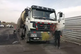 鄂尔多斯交警精准打击“百吨王”，看你往哪躲！图片