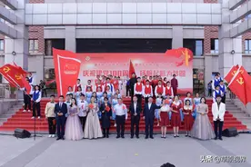 呼市六中举行第21届校园文化艺术节展演暨2021届毕业典礼图片