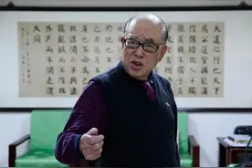 《台湾新闻脸》：邱毅忆“反独大将”郝柏村图片