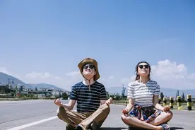 和男闺蜜旅游一周，回家后丈夫留言：各玩各的我也和女朋友度假去图片