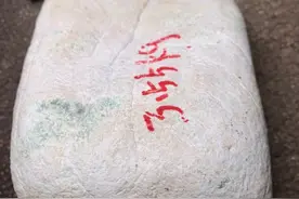 翡翠原石的“雾”指什么？翡翠“雾”的秘密，翡翠解说图片