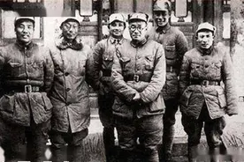 八路军缴获山炮无用处，埋到深山中，一年后挖出来居然屡建奇功图片