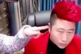 523粉丝刷屏庆祝“骚俊”惨遭前妻“爆头”一周年庆典！图片
