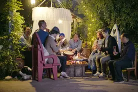 14个好友租下两栋别墅，同吃同住，抱团养老图片