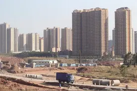 为什么现在土地只卖给开发商，不能卖给个人？视频封面