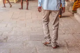 人过五十，需要绕开以下几个“坑”，避免晚景凄凉图片