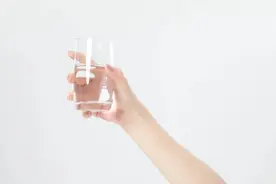 隔夜的水到底能不能饮用？怎样喝水更健康？这一次都给你解释清楚图片
