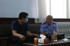 张家口：300元考试费退款难，交警支队长登门致歉图片