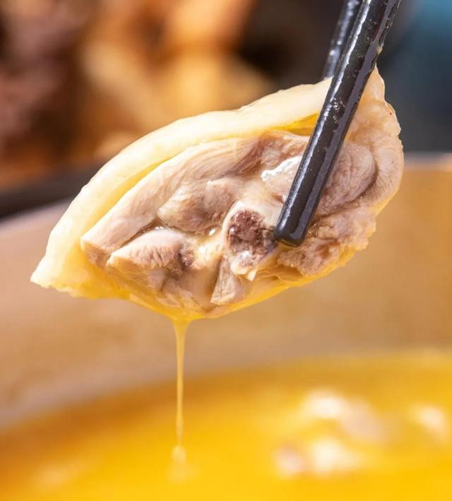 火锅店吃的有黄有稠的花胶鸡锅 2026年火锅店的花胶鸡汤 浓稠