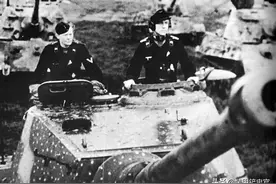 德军王牌参与击毁168辆坦克，却为了一名苏军俘虏暴打德国士兵图片