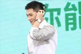 杨洋的寸头造型太帅气了，和以往奶油小生感截然不同图片