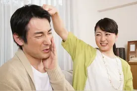 56岁阿姨再婚53岁男子，结婚一个月就想离：他老折腾我，说是义务图片