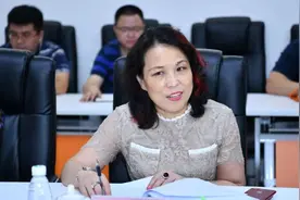 深圳低调女富豪：站在苹果公司身后，大赚496亿财富图片