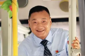 顽强的生命力 深厚的凝聚力 坚韧的忍耐力 巨大的创造力——英雄之城屹立不倒的致胜源泉图片