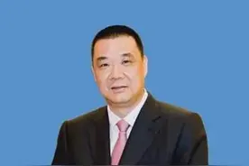 揭阳首富遭遇滑铁卢，财务造假千亿被抓，一年身家跌351亿图片