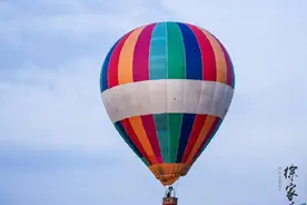 航空飞行、星空帐篷露营、网红小火车、七彩滑道、花海……超20多种火爆的项目，就在这里！图片