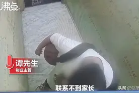云南十几岁男孩电梯里撒尿​ 物业：已在业主群通知家长管好孩子图片