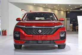 宝骏RC-5解析，掀背设计1.5T引擎够用，可惜底盘拉跨！图片