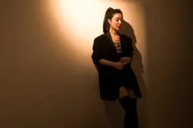 年入90亿的薇娅，又出大事了：穿超短裙见市委书记，被骂不检点图片