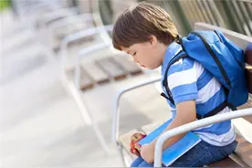 孩子身边没朋友，原因可能出在家长身上，三招培养孩子社交能力图片