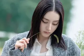 刚夸完热巴，她一转身就上了黑榜？图片