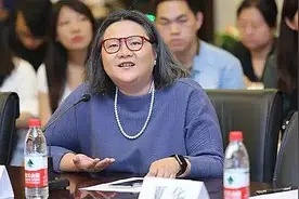 洪晃：妈妈章含之在上海买的房子，我都不敢跟别人说，都笑话我图片