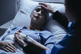 癌症患者死前会有哪些征兆？这5种情况同时出现时，多陪陪亲人吧图片