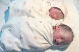 一胎产三子！自然受孕三胞胎孕妇在南大二附院妇产科顺利分娩图片