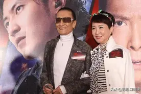 破镜能重圆？69岁的狄波拉搀着85岁的谢贤，一起给谢霆锋新戏捧场图片