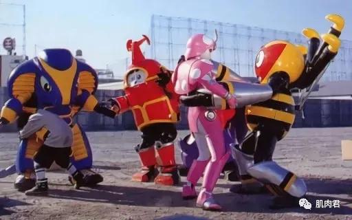 小时候光顾着看奥特曼，错过了多少火辣身材的日本小姐姐