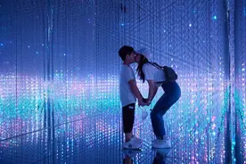 王子文儿子生日，准继父掌镜母子俩嘴对嘴亲吻，8岁豆芽首曝长相图片