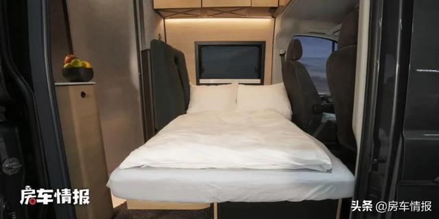 德国MAN轻客变身房车,2.0T+8AT有劲,坐在车尾还能随时烧烤野餐