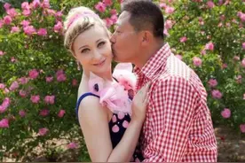 50岁大叔娶了个乌克兰“洋媳妇”，生下混血宝宝羡煞旁人图片