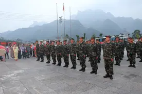 重庆市黔江区：首批新兵奔赴军营，开启军旅新征程图片