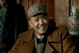 亮剑：为何李云龙被降为营长，反倒让楚云飞恐惧？下定决心除掉他图片