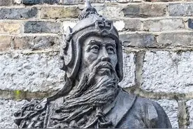 蓝玉：巅峰功臣被灭3族，朱元璋在免死铁券上做了手脚，他不自知图片