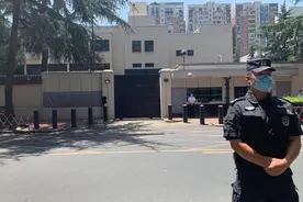 谁给的权力？美破门强闯中国总领馆，2天后，中国给美国上了一课图片