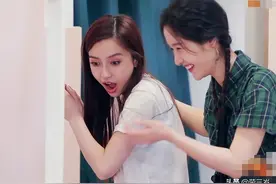 baby夹缝中“观蛋”，只有17厘米，当她走进去那刻，导演懵了图片
